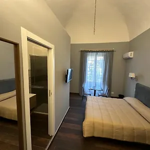 bb-palazzo-fischetti.taorminaitalyhotels.com/